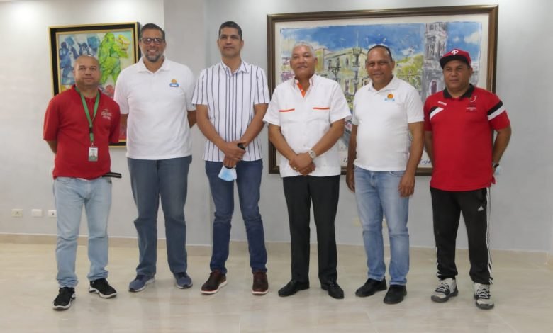 Photo of LIBASADO, Avanzada Juvenil y Caobas City giran visita de cortesía a Radhamés González