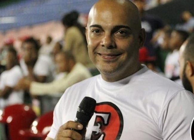Photo of Asesinan en confuso incidente al comunicador Manuel Duncan, animador del Escogido