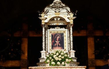 Photo of Católicos participan hoy en cierre de coronación canónica de la Virgen de Altagracia