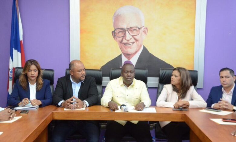 Photo of Bloque de Regidores del PLD sale en defensa a la inversión y transparencia en gestión de Abel Martínez