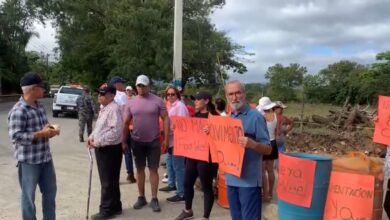 Photo of Comunitarios bloquean acceso al vertedero de Jarabacoa en protesta por el mal estado de la vía