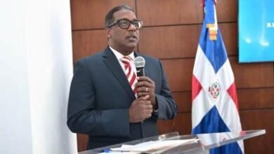 Photo of Juramentan a Agustín Burgos como director ejecutivo del Idoppril