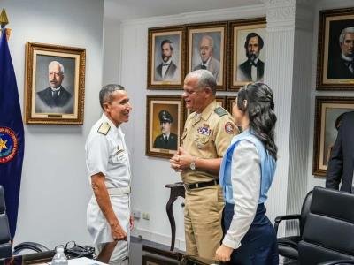 Photo of Ministro de Defensa aborda estrategias de seguridad en El Salvador