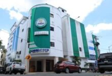 Photo of La adolescente que cayó en alcantarilla sigue en centro médico