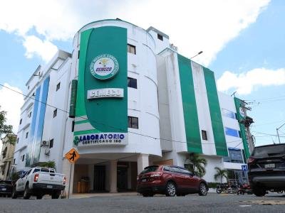 Photo of La adolescente que cayó en alcantarilla sigue en centro médico