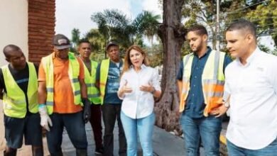 Photo of Carolina Mejía supervisa trabajos de limpieza preventiva