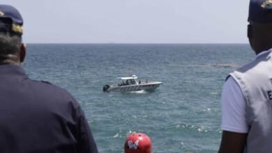 Photo of 911 coordina rescate de persona cayó al mar al manejar en el Malecón