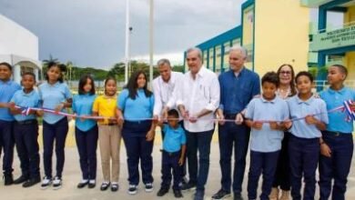 Photo of Abinader entrega Politécnico en Artes Ñico Lora en Navarrete
