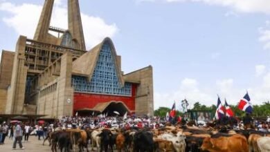 Photo of Colorida celebración anual de los Toros de la Virgen en Higüey