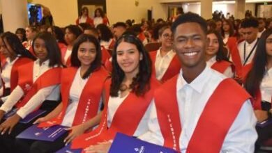 Photo of Educación gradúa a 300 estudiantes en diplomado “Yo Emprendedor 2025”