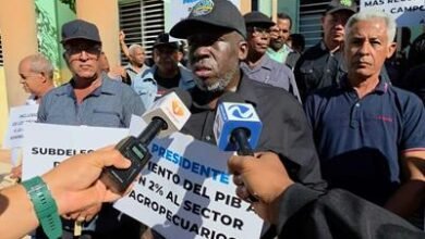 Photo of Agrónomos realizan paro por mejoras salariales