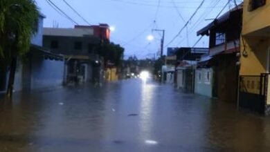 Photo of Decenas de viviendas inundadas en Los Trinitarios por tormenta Melissa