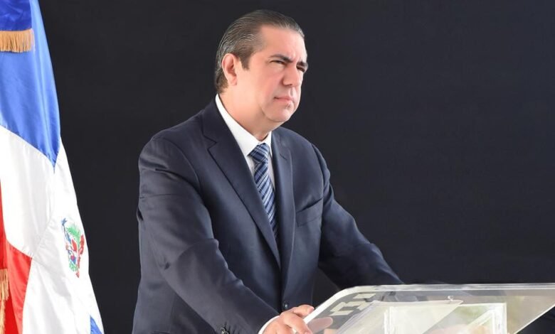Photo of Francisco Javier acusa al Gobierno de “burlarse de la gente” por justificar su endeudamiento