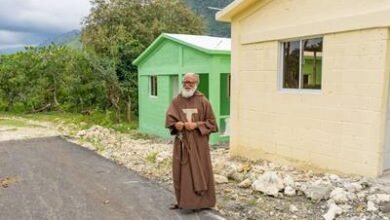 Photo of Fundación Futuro Cierto entrega 6 nuevas viviendas a familias de El