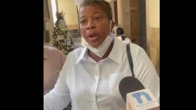 Photo of Hombre quema a su vecino y llama a esposa para que viera su agonía