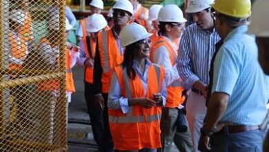 Photo of La embajadora de Estados Unidos visita el Central Romana