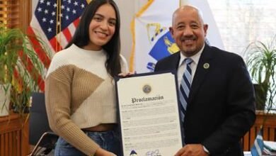Photo of Alcaldía de Lawrence reconoce a la periodista Stephanie Hilario Soto