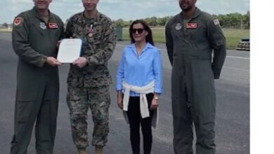 Photo of Embajadora de EE. UU. realiza vuelo desde Las Américas con militares