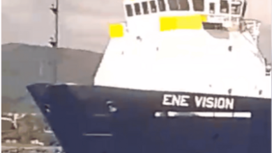 Photo of Sacan barco carguero encallado en la bahía de Luperón