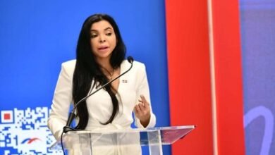 Photo of Yeni Berenice agradece solidaridad tras muerte de su padre