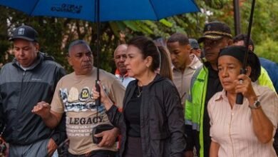 Photo of Carolina Mejía coordina asistencia para familias afectadas por lluvias