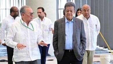 Photo of Leonel Fernández visita el Centro Cultural Rainieri