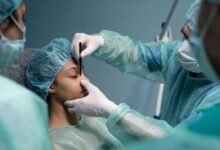 Photo of Llaman a investigar credenciales antes de someterse a cirugía estética