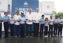 Photo of Abinader entrega tres techados escolares en el Gran Santo Domingo