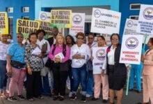 Photo of Enfermeras exigen firma de acuerdos para desistir del paro
