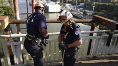Photo of Hombre huye de la Policía y se atrinchera debajo del puente Duarte