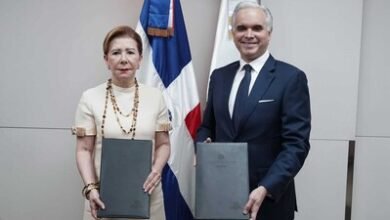 Photo of Minerd y Sur Futuro firman acuerdo para reforzar educación en valores