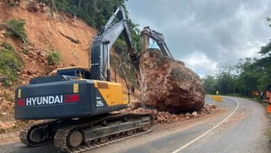 Photo of Obras Públicas trabaja en deslizamientos carretera Juan Pablo II