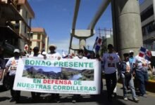 Photo of Sacerdotes y ambientalistas marchan contra minería en la Cordillera