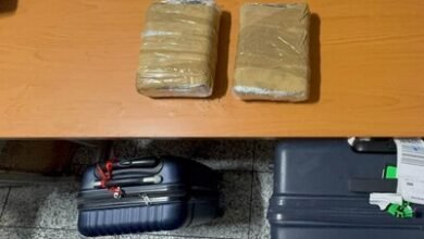 Photo of Mujer de 61 años es detenida en el AILA con dos paquetes de cocaína