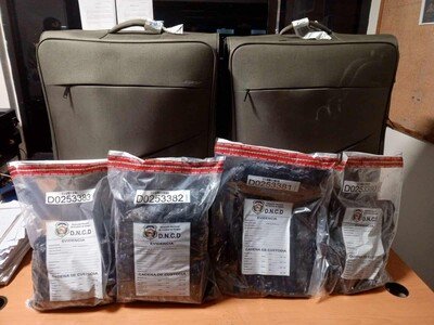 Photo of Arrestan a estadounidense con cocaína en AILA