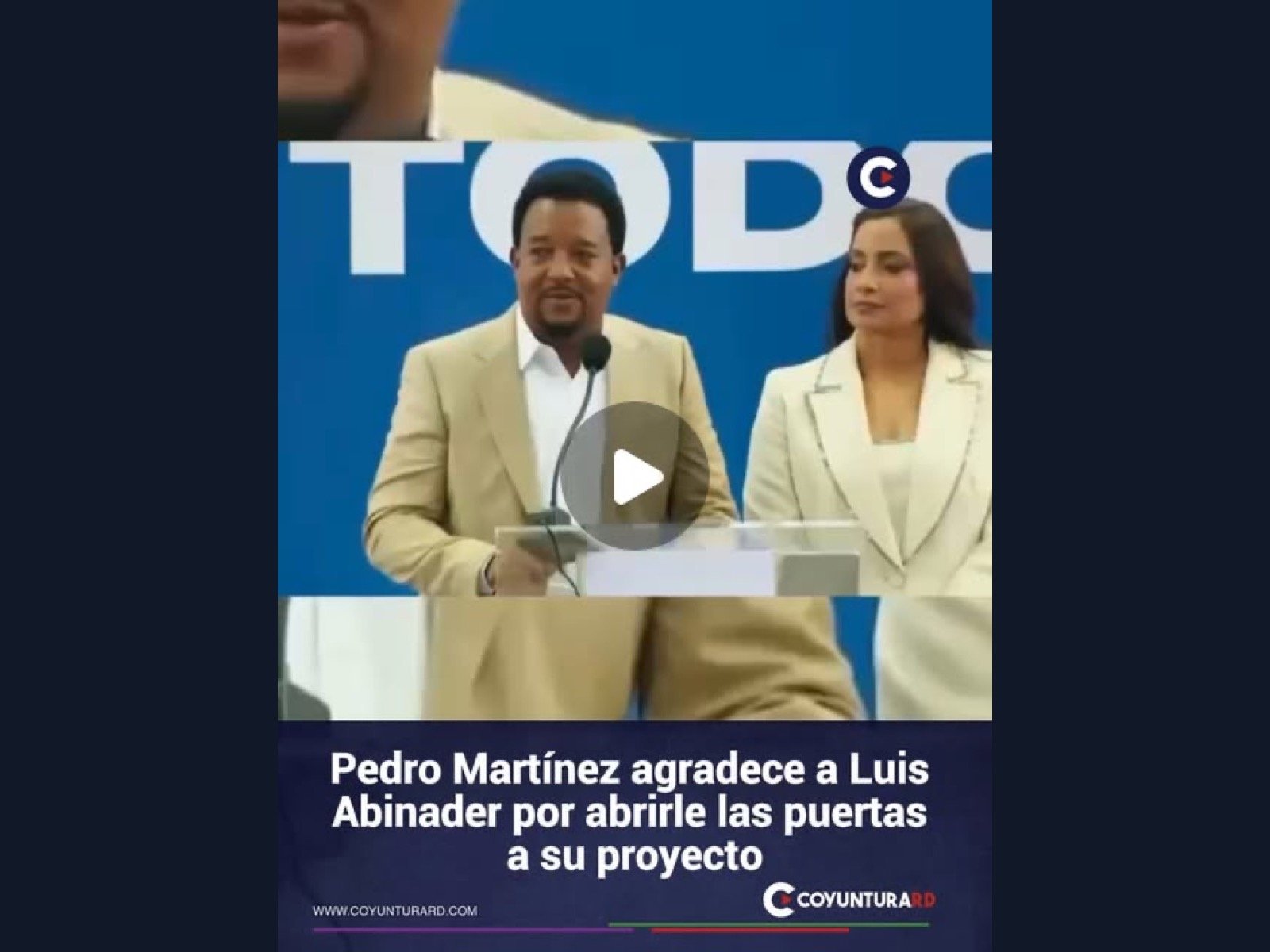 Pedro Martínez y Luis Abinader en la inauguración del complejo de Manoguayabo